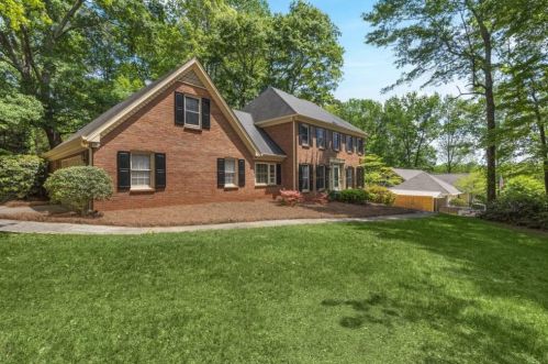 4572 Montauk Rd, Lilburn, GA 30047-3935