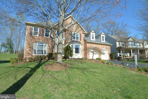 16653 Leocrie Pl, Woodbridge, VA 22191-4528