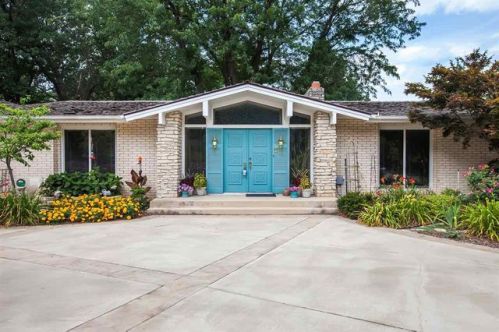 112 Harvard Pl, Manhattan, KS 66503-3037