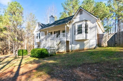 879 Waters Rd, Hiram, GA 30141-5224