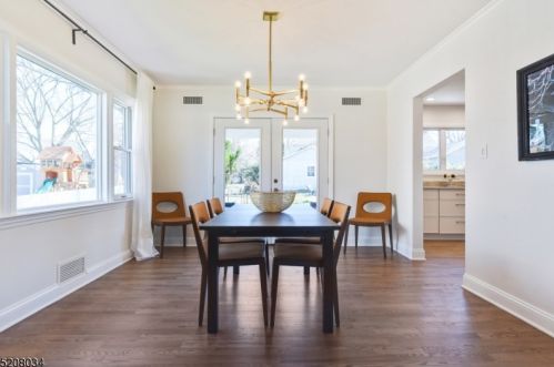 8 Suffolk Ave, Maplewood NJ  07040-1712 exterior