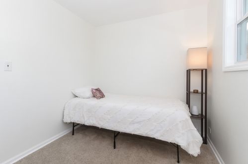 442 Cochise Ct, Carol Stream IL  60188-1516 exterior