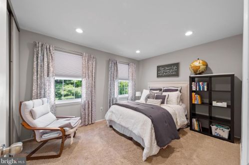 6 Oleander Dr, Mount Laurel NJ  08054-3601 exterior