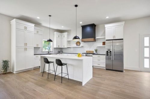1557 Foote St, Atlanta GA  30307-2817 exterior