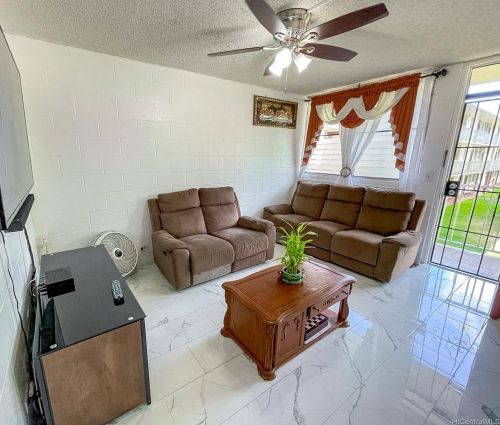 1470 Dillingham Blvd, Honolulu, HI 96817-4814