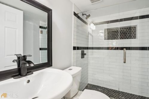 2527 Hatfield Cir, Atlanta GA  30316-3950 exterior