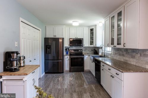 673 Royal Vw Dr, Lancaster PA  17601-2873 exterior