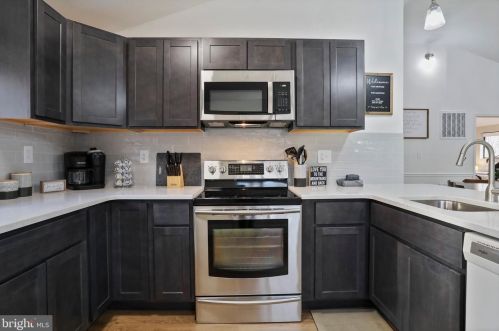 4 Pileated Woodpecker Ln, Hedgesville WV  25427-6232 exterior