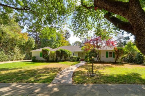 61 College Park, Davis, CA 95616-3643