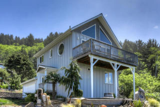 78 Greenhill Dr, Yachats OR  97498-9717 exterior