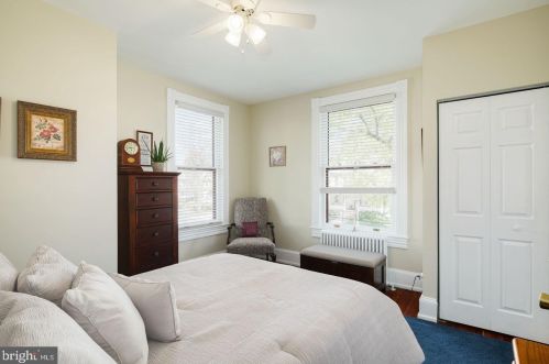 316 Washington Ave, Tavistock NJ 08033-3327 exterior