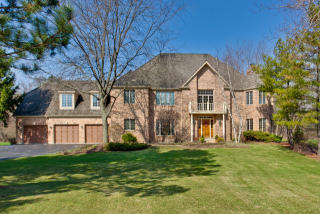 28690 Heritage Oaks Rd, Hoffman Estates, IL 60010-1874
