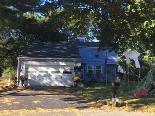 4 Lake Pl, Middletown, CT 06457-6305