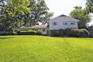 55 Surrey Ln, Colonia, NJ 07067-3212