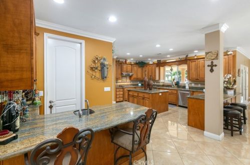 18003 Green Orchard Pl, Riverside CA  92508-8743 exterior