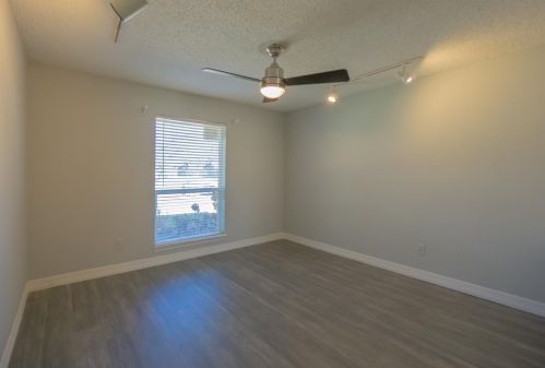 510 Mayfield Ave, Garland TX  75041-5041 exterior