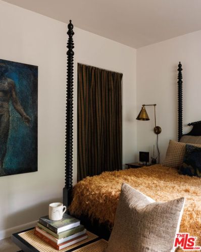 1330 Columbia Dr, Glendale CA  91205-3504 exterior