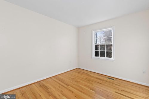 5250 Bradgen Ct, Springfield VA  22151-3505 exterior