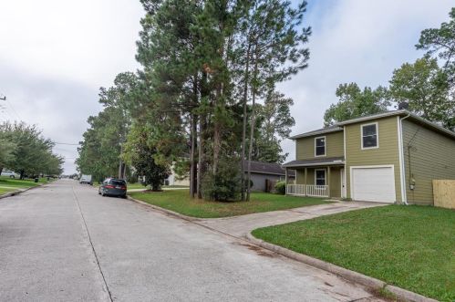 16754 Fallen Timbers Dr, Conroe TX  77385-3776 exterior