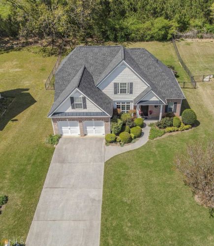210 Brookwood Dr, Carrollton, GA 30117-4830