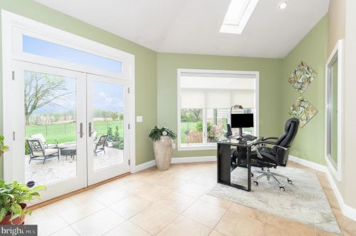 253 Bonnybrook Rd, Carlisle PA 17013-4214 exterior