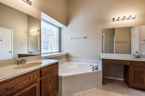 2056 Meadow View Dr, Princeton TX  75407-2658 exterior