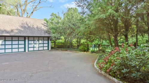23 Parsonage Rd, Greenwich CT  06830-3919 exterior