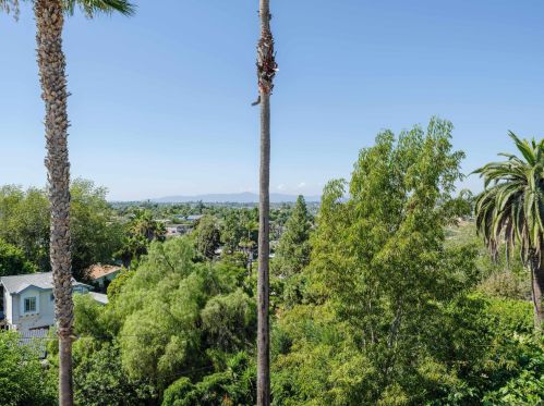 891 Phillips St, Vista, CA 92083-7108