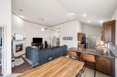 6108 Kristen Dr, Fort Worth TX  76131-1281 exterior