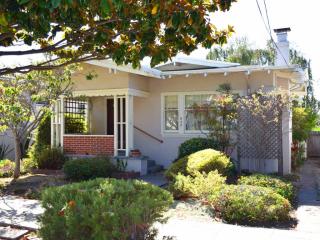 938 Pomona Ave, Berkeley, CA 94706-2126