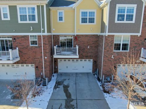 4109 Royal Mews Cir, Naperville IL  60564-7174 exterior