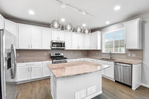 6632 Muscadine Ct, Denver CO  80016 exterior