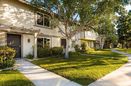 7066 Fulton Way, Stanton, CA 90680-2859