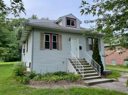 1655 Maple Rd, Homewood, IL 60430-1323