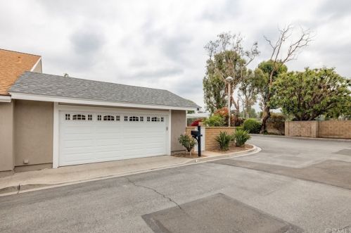 2 Palamedes, Irvine, CA 92604-1930