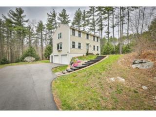8 Hardy Ln, Hollis, NH 03049-5952