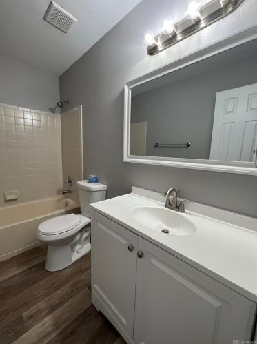 19083 Chenango Cir, Aurora CO 80015-4946 exterior