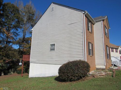 1015 Crooked Creek Rd, Lithonia GA  30058-6178 exterior