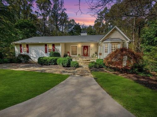 142 Midway Rd, Marietta, GA 30064-1526