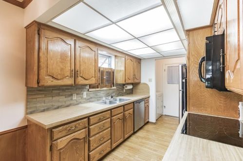 10235 Chesterton Dr, Dallas TX  75238-2201 exterior