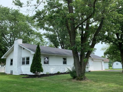 1 Edgewood Dr, Swygert IL  61764-1646 exterior