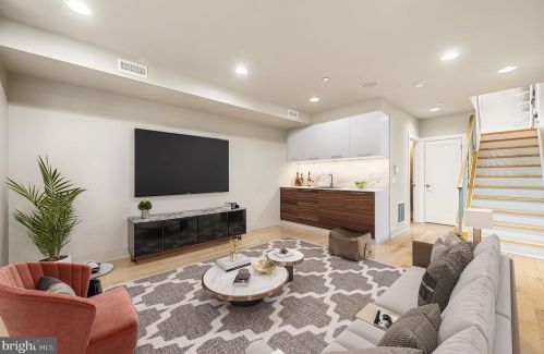 771 19th St, Philadelphia PA  19130-2029 exterior