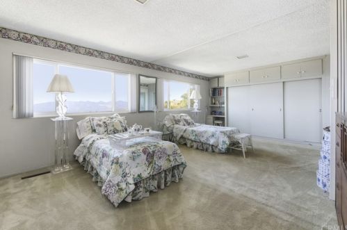 1660 Cielito Dr, Glendale CA  91207-1022 exterior