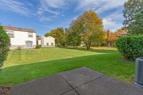 1109 Rockport Dr, Carol Stream IL  60188-2984 exterior