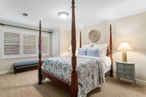 1805 Brandon Hall Dr, Atlanta GA  30350-3708 exterior