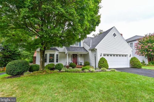 6406 Battle Rock Dr, Clifton, VA 20124-2403
