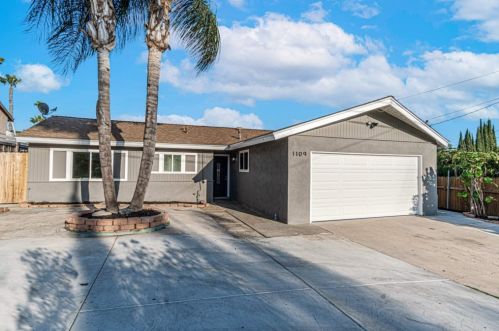 1109 Rhea Pl, Vista, CA 92084-4345