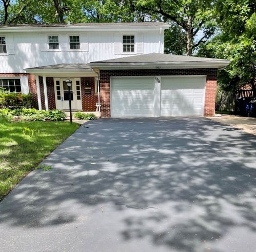 1218 Norman Ln, Bannockburn, IL 60015-3116