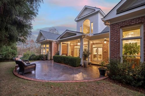 2169 Cumberland Dr, Smyrna GA  30080-4601 exterior