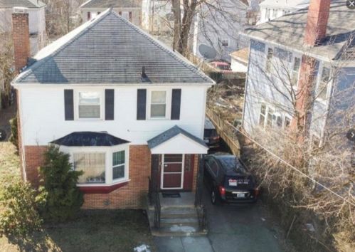 29 Maplehurst Ave, Providence, RI 02908-5324